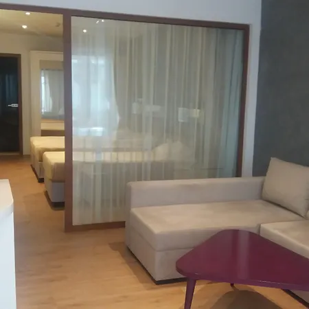 Mirage World 4* إتْشميلير