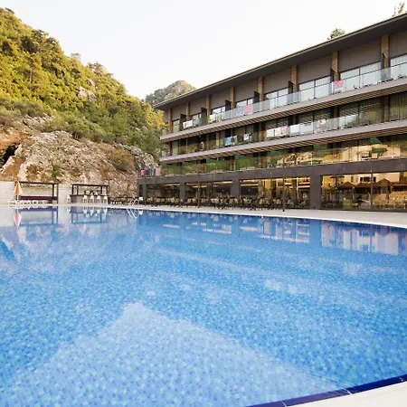 Mirage World 4* إتْشميلير