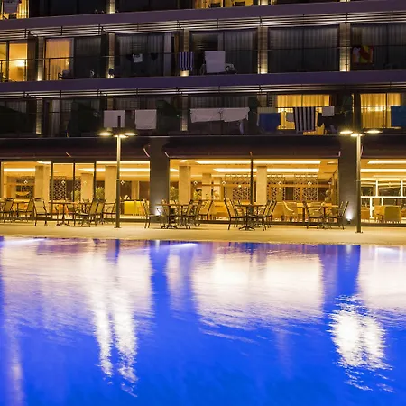 Mirage World فندق إتْشميلير