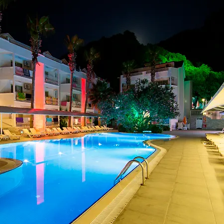 Mirage World فندق 4*