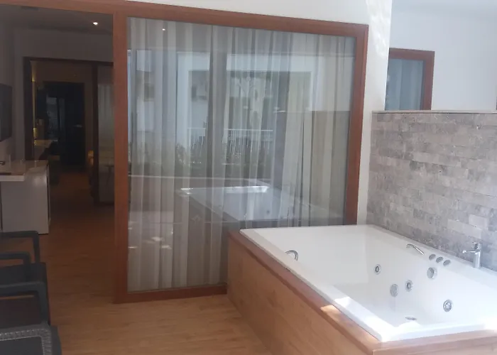 Mirage World Hotel 4*