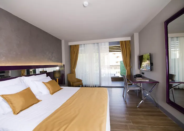 Hotel Mirage World İçmeler