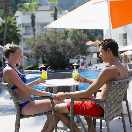 Mirage World ホテル 4*