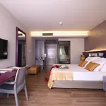 Mirage World Hotel 4*