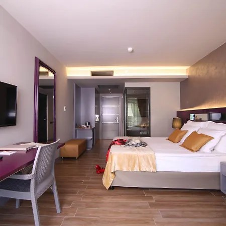 Mirage World فندق 4*
