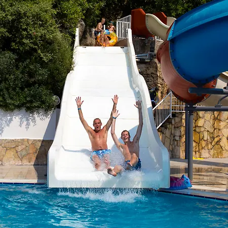 Mirage World Hotel 4*