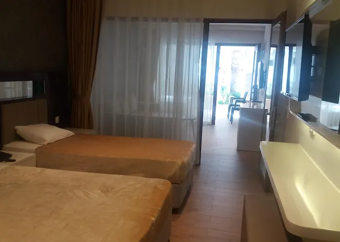 Mirage World Ξενοδοχείο 4*