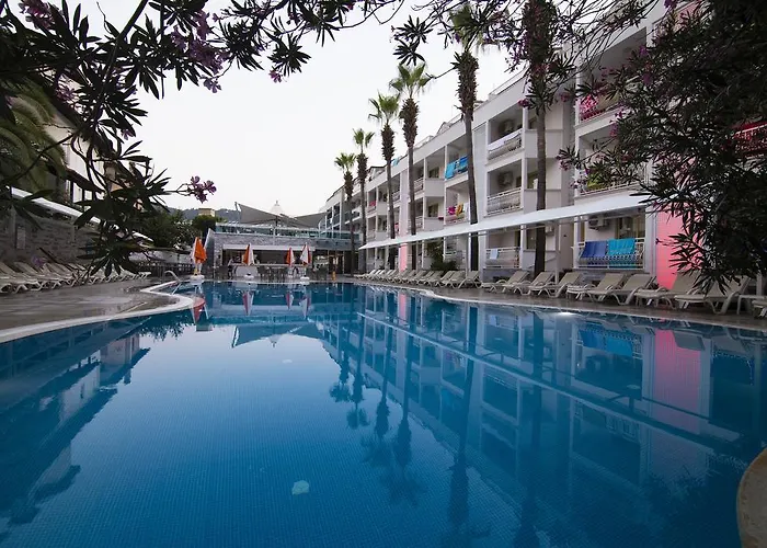 Mirage World Ξενοδοχείο İcmeler